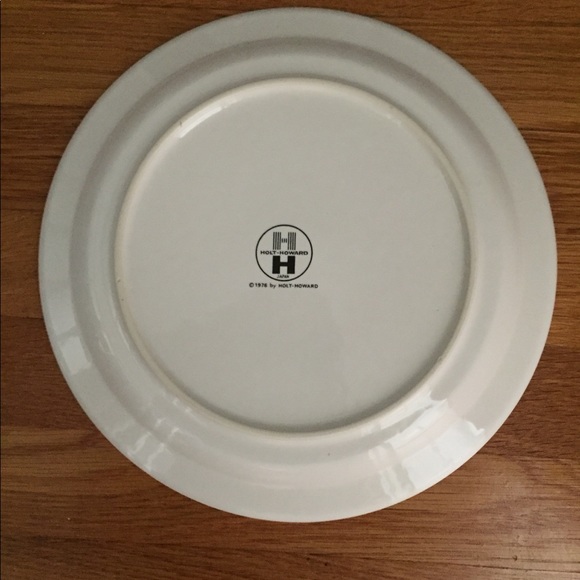 “K” INITIAL Plate & Stand - Picture 3 of 4